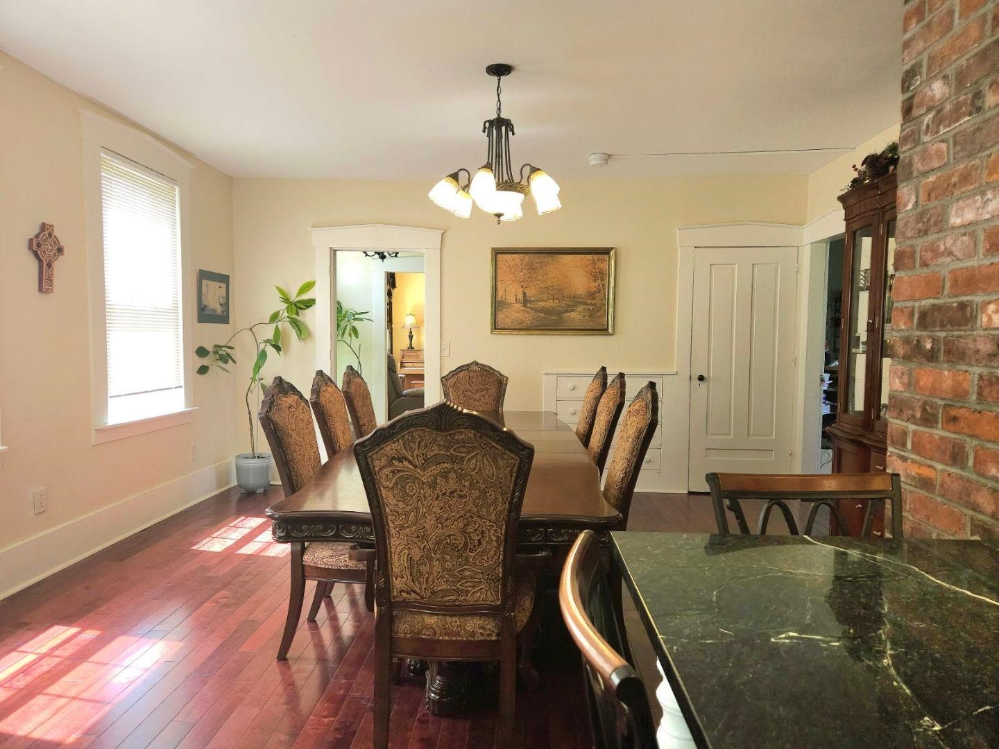 1407 Whittier Hill