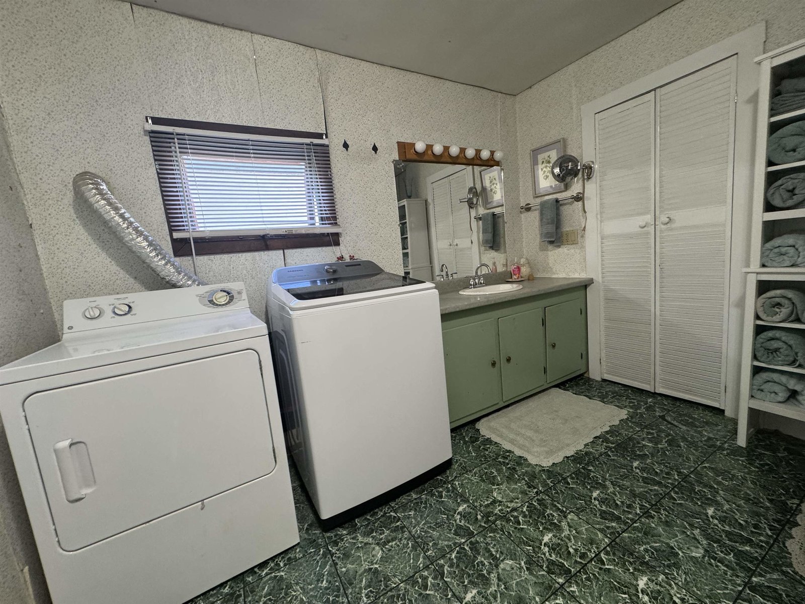 1st floor laundry