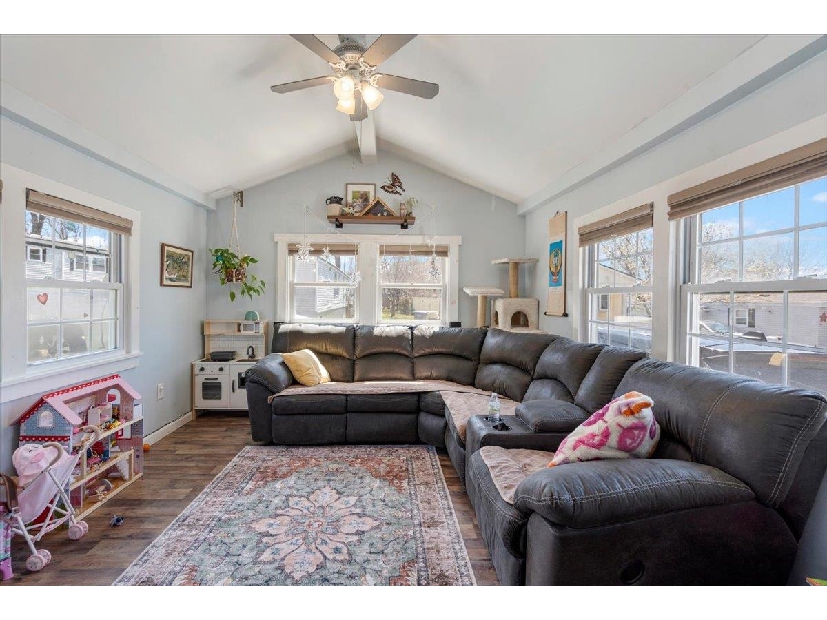 142 Penny Lane