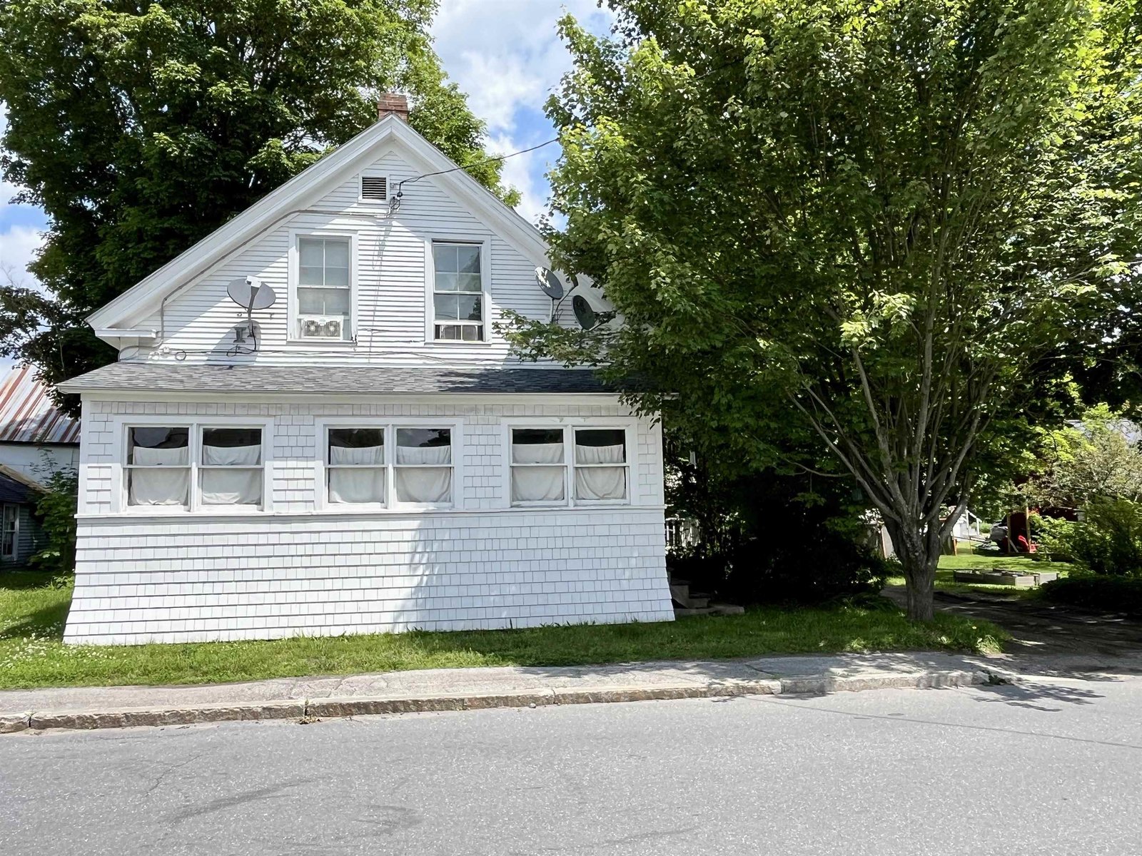 142 Vine Street