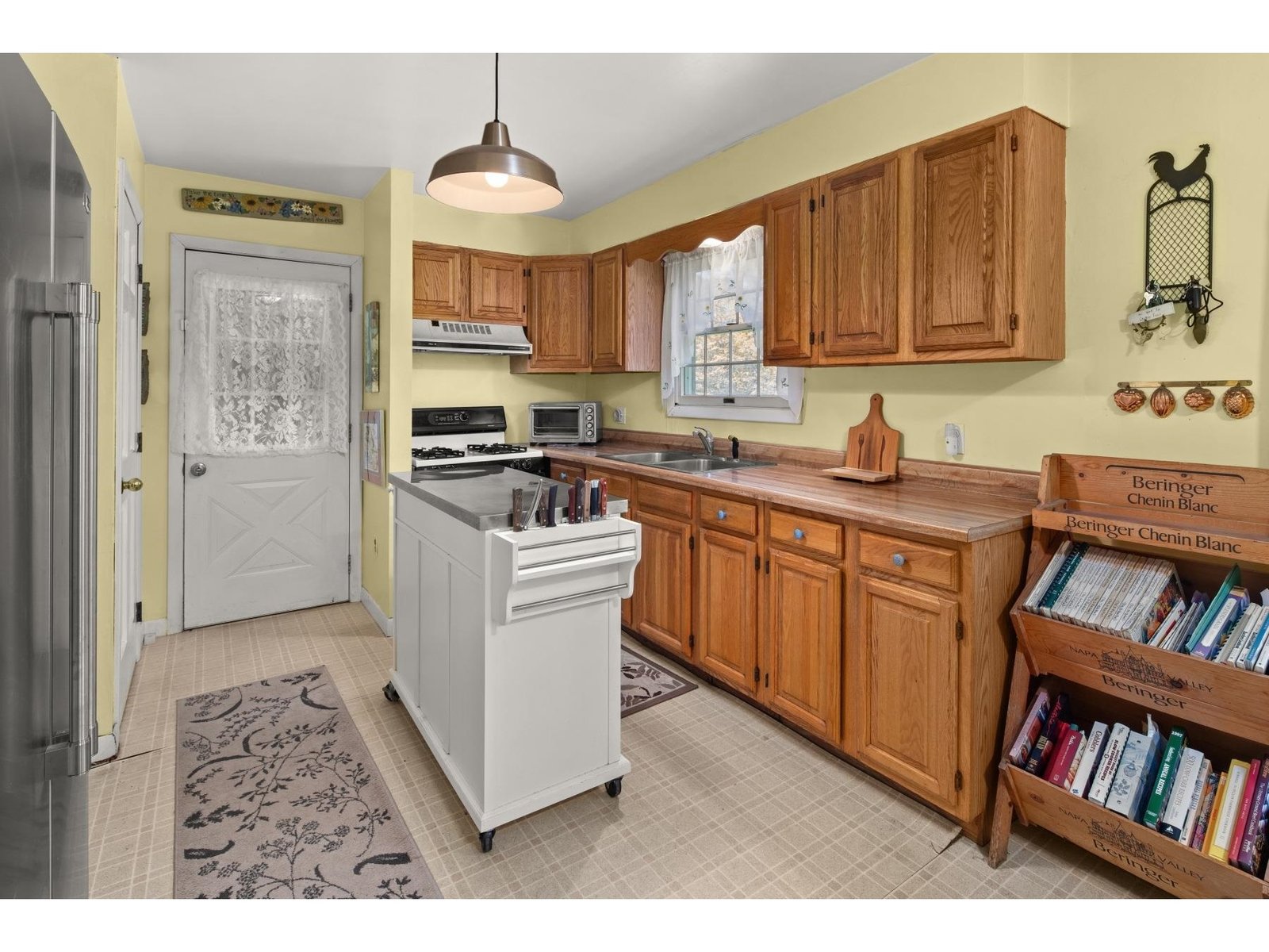 Kitchen to Covered Entry