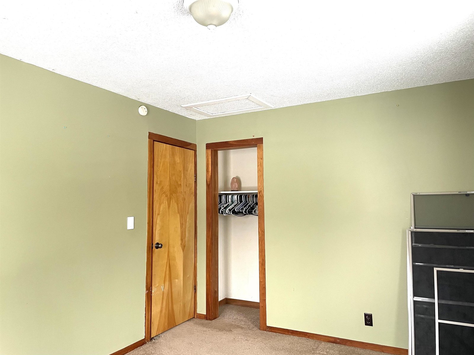 1422 Cabot Road