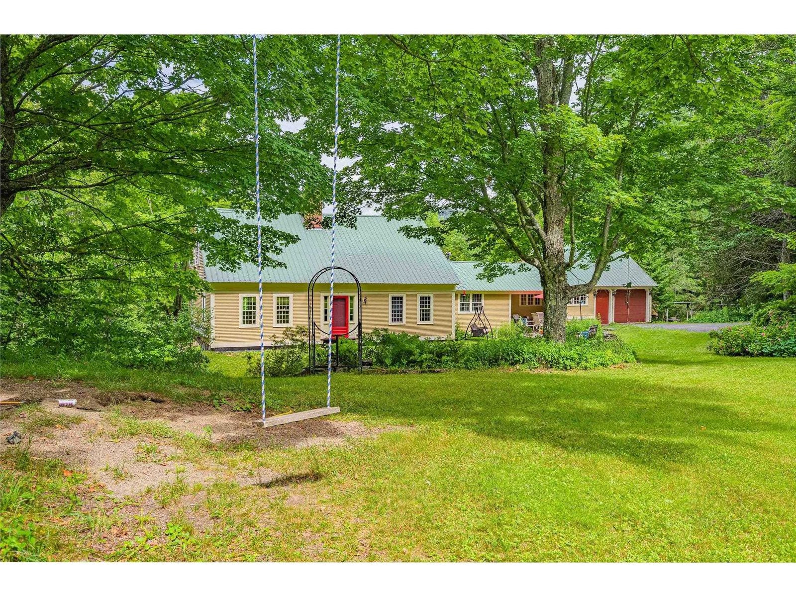 1426 East Roxbury Road