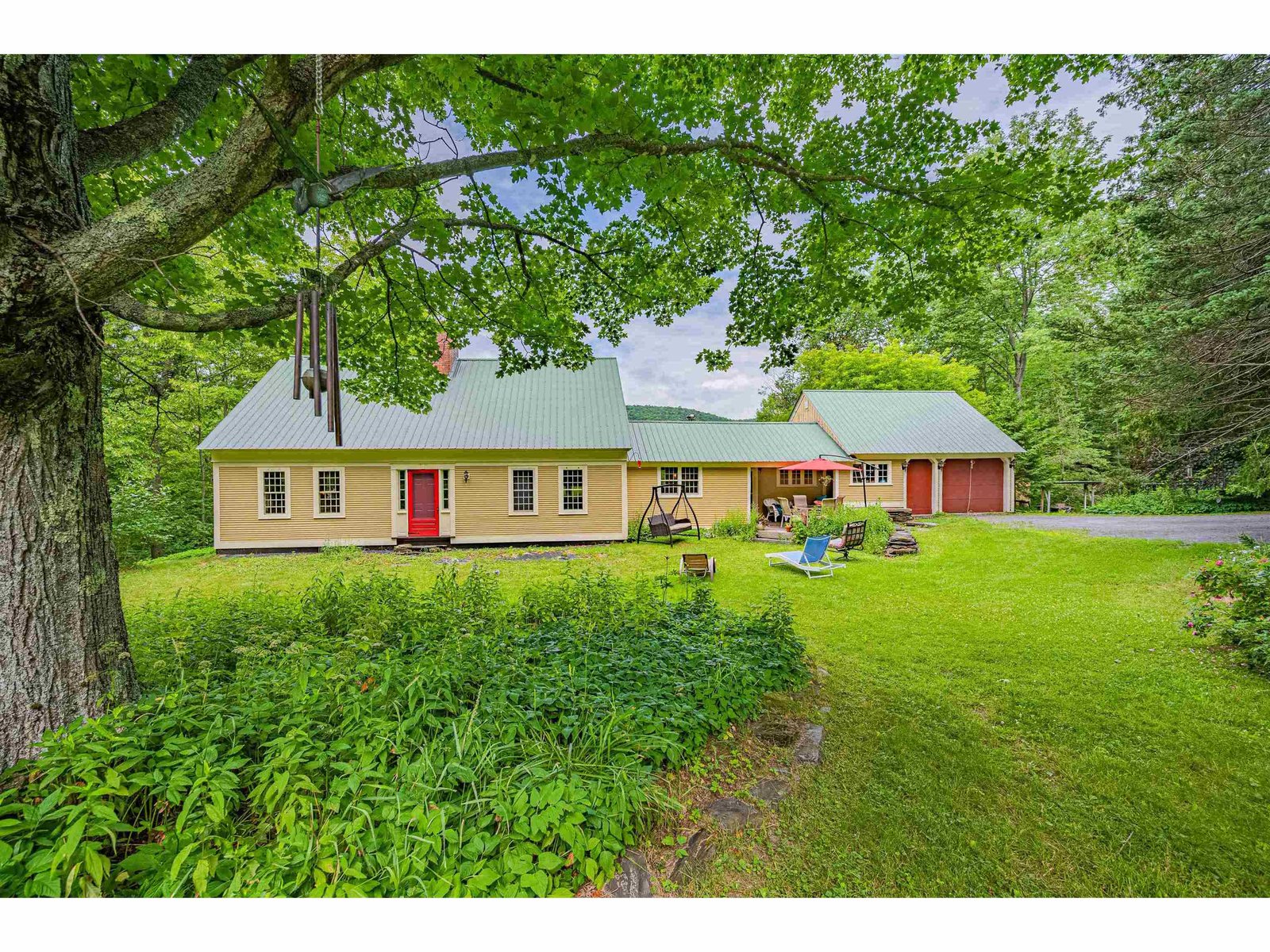 1426 East Roxbury Road