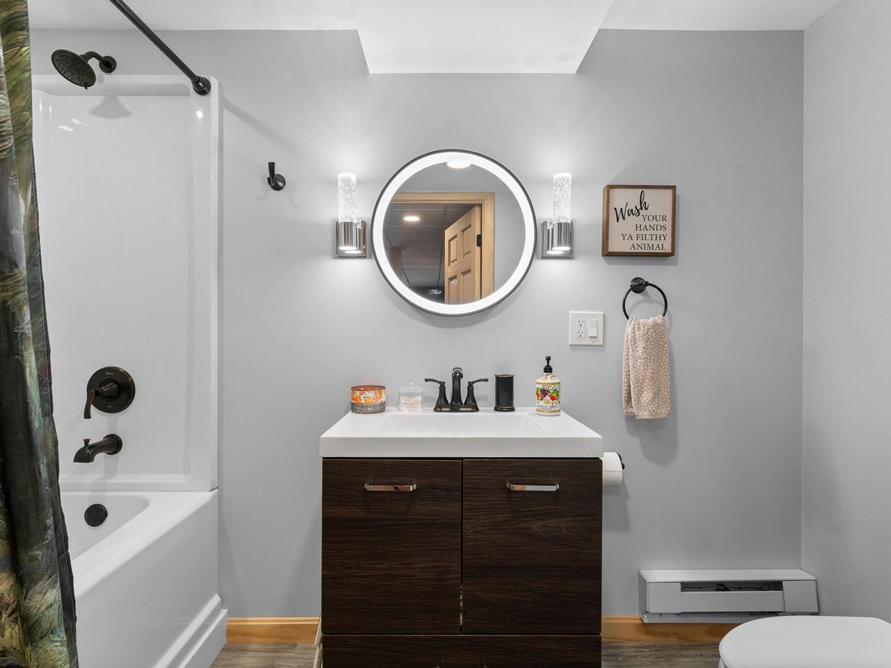 Basement full bathroom