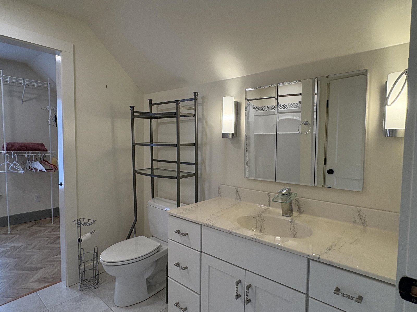 2nd Floor Primary Bath