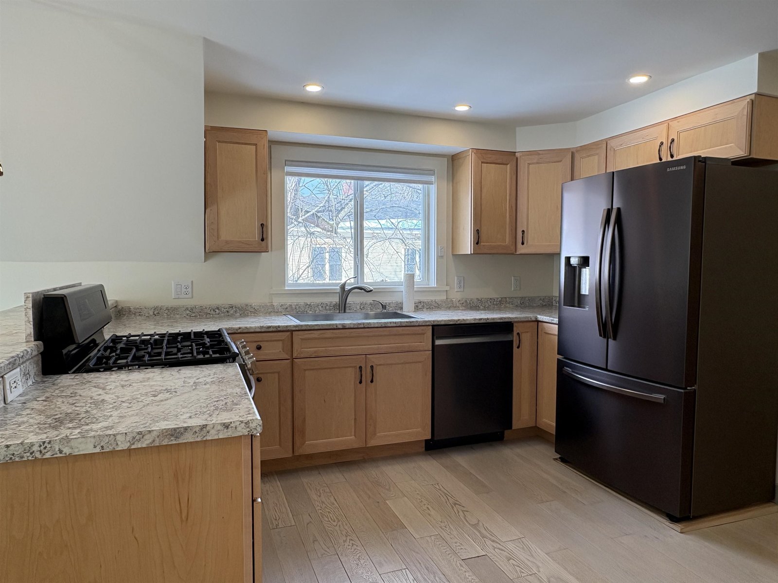 2nd Floor Apt