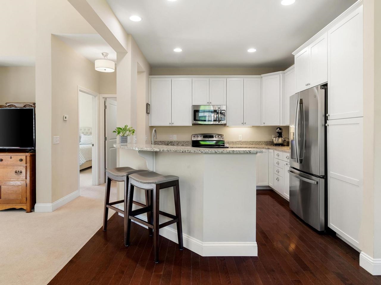 Open kitchen w/breakfast bar