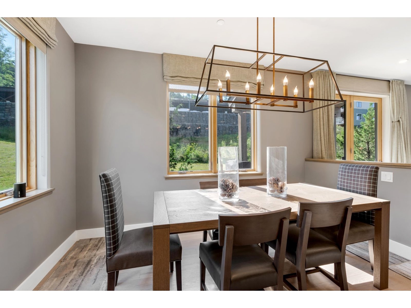 Slopeside Formal Dining Area
