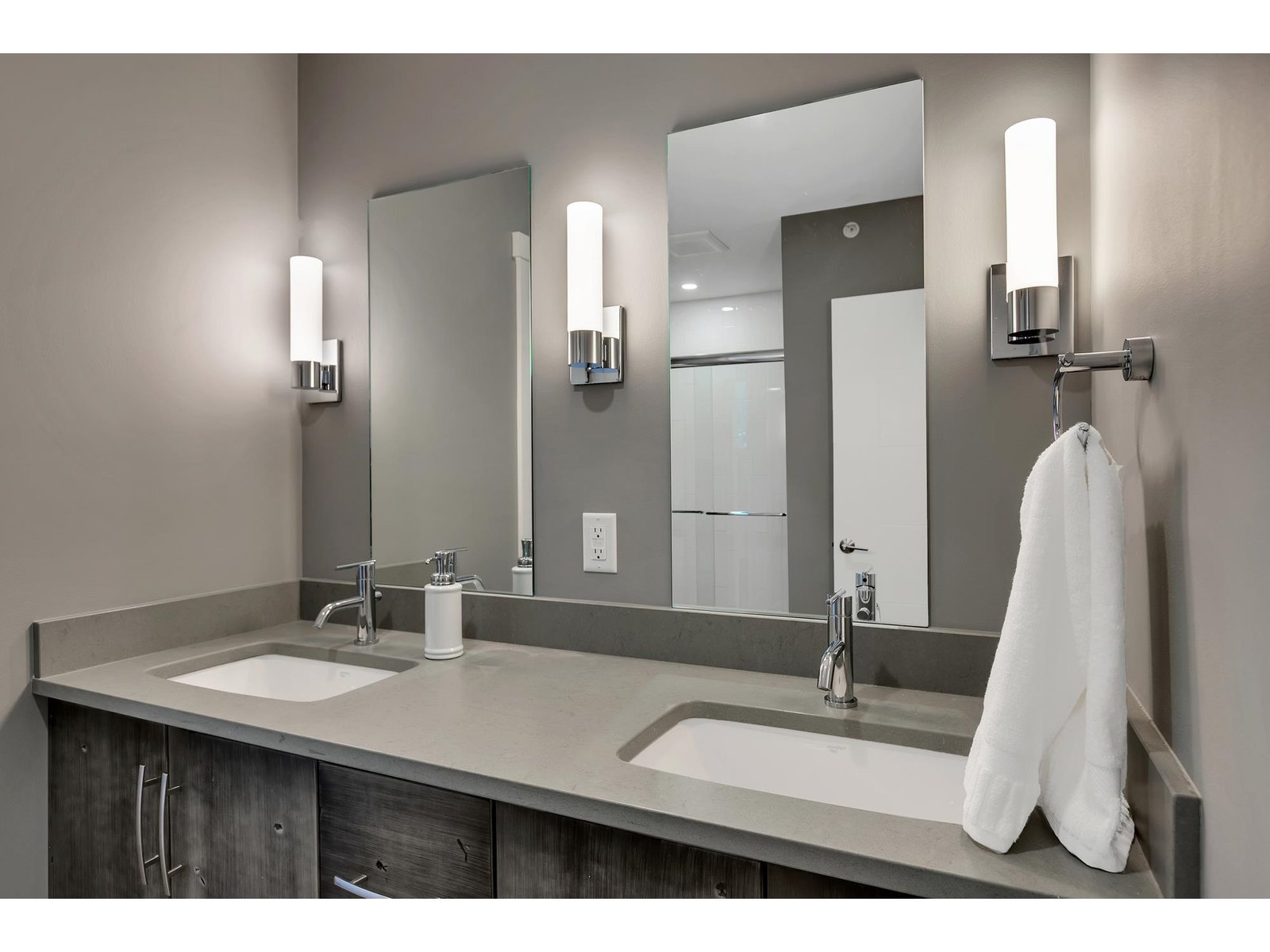Double Vanity