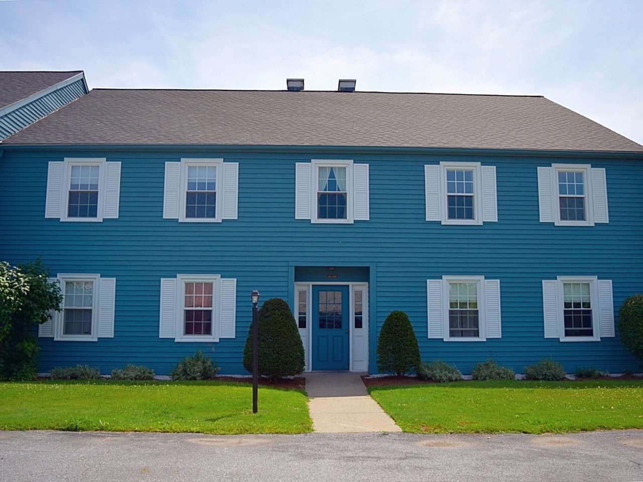 144 North Twin Oaks