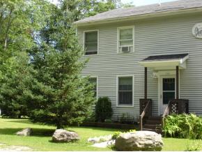 144 Oak Ln
