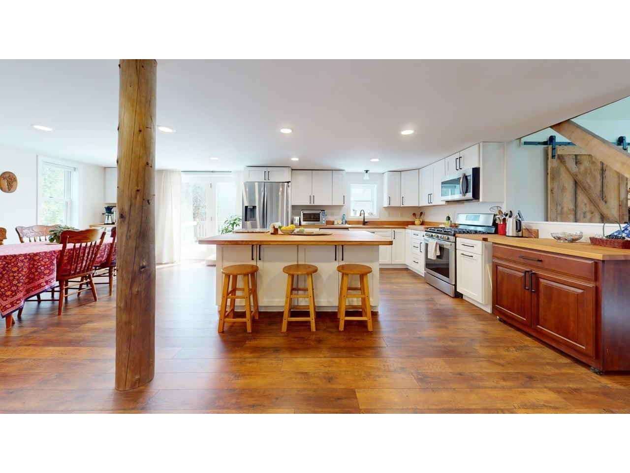 1447 Joyal Road