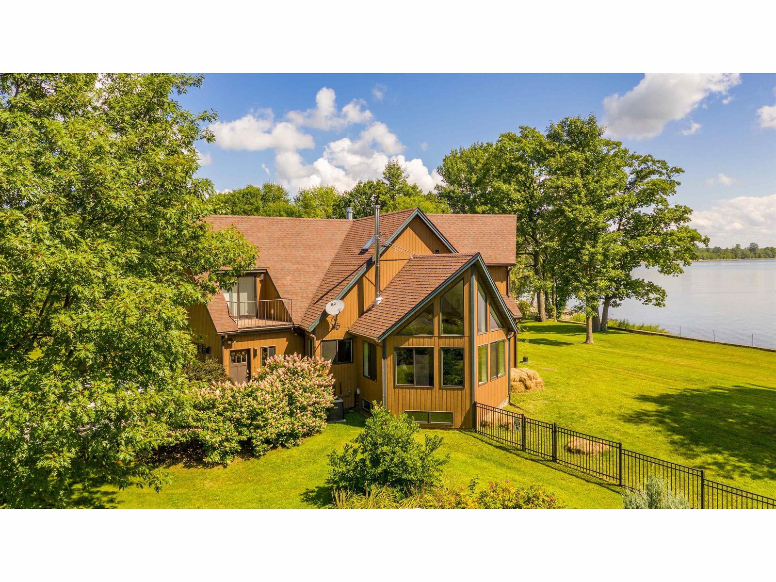 1447 Windmill Point