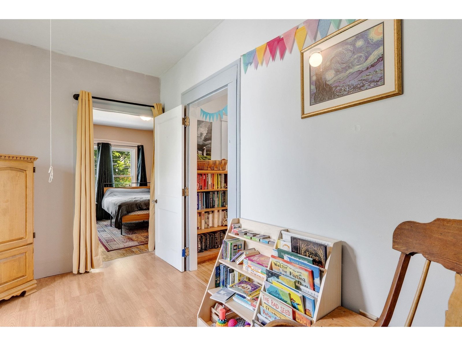 2nd bedroom