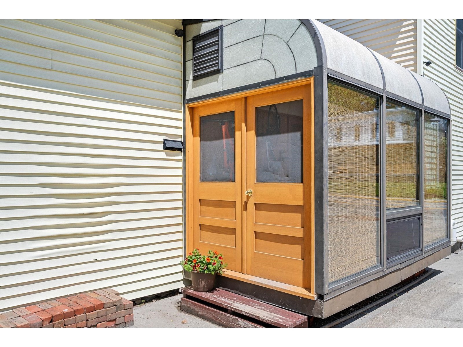 Exterior of solarium