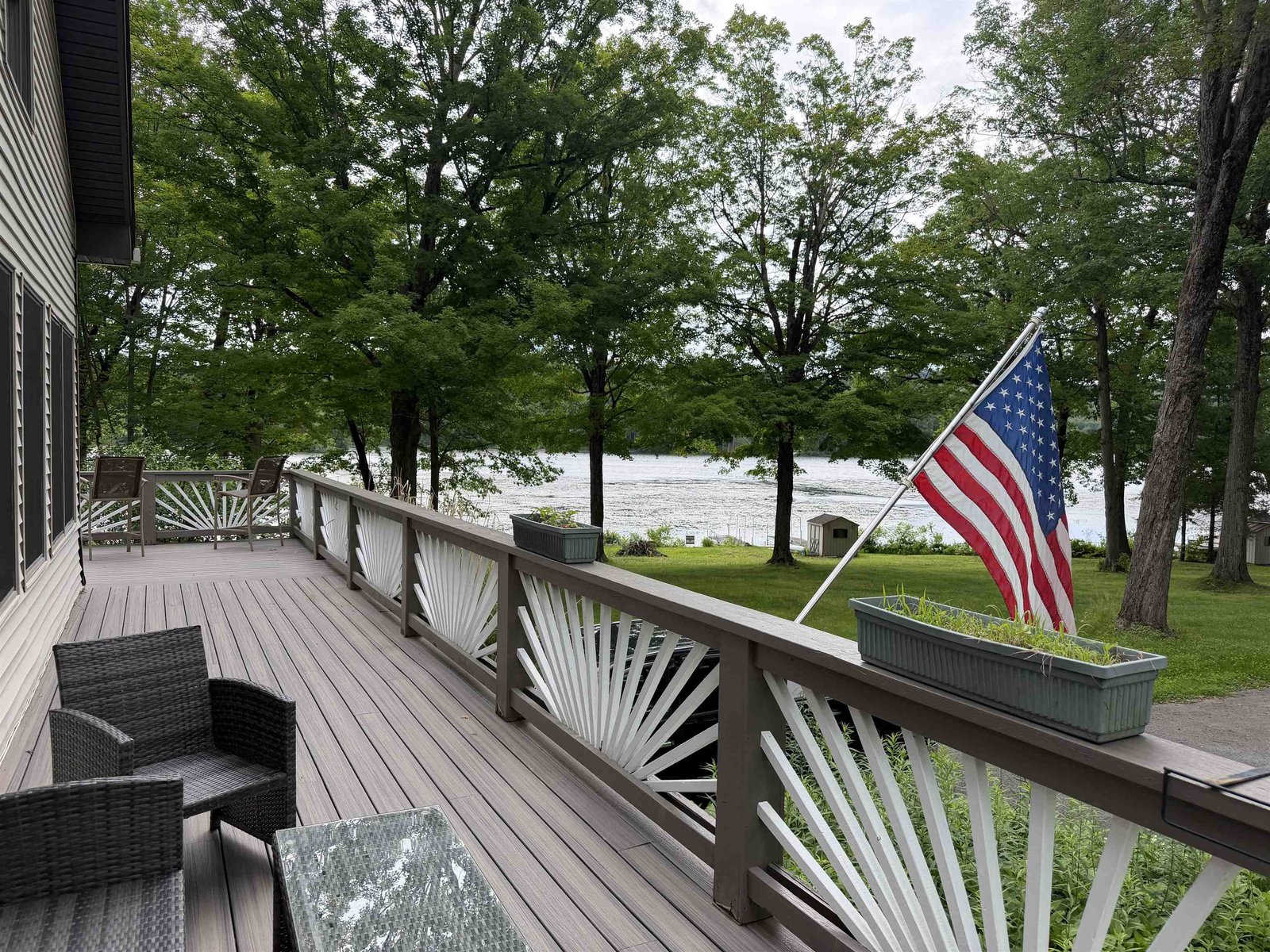 Side deck