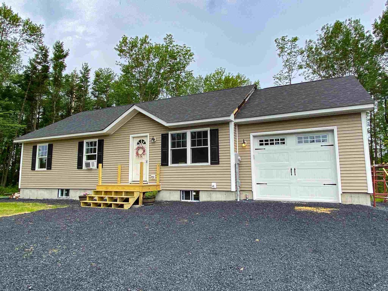 146 Pine Grove Circle