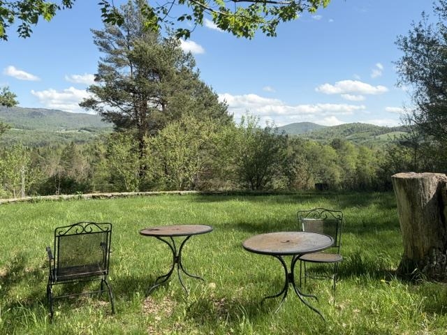 1465 Darling Hill Road