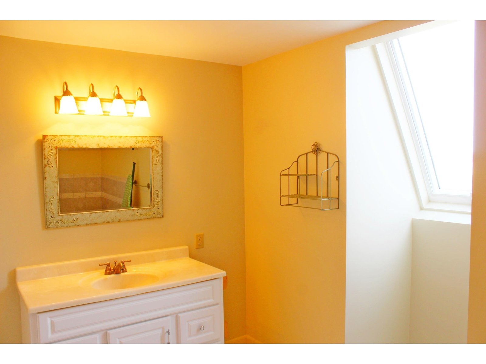 Full Bath 2nd fl Unit A