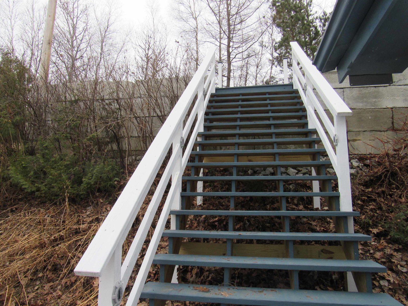 Nice Wde Stairs