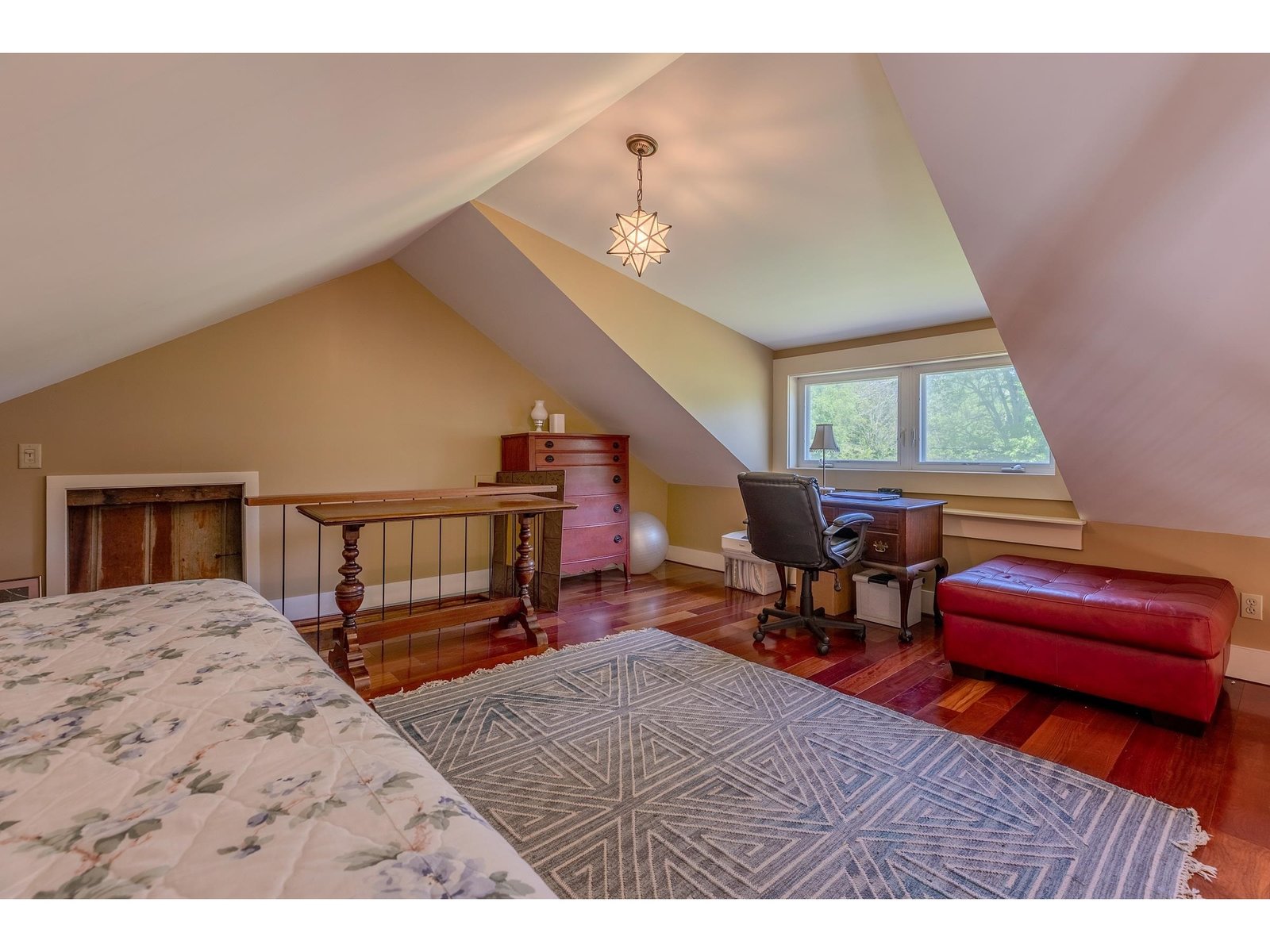 Den/Loft