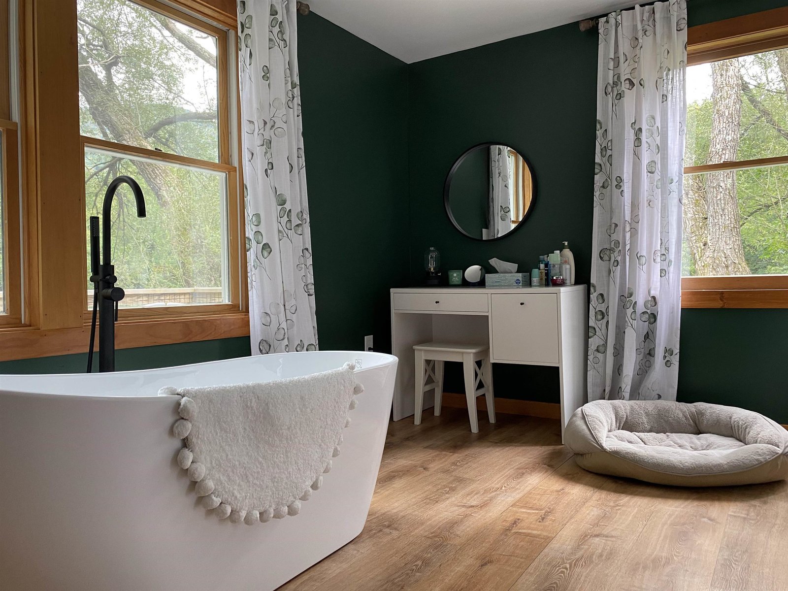 Soaking tub with water closet