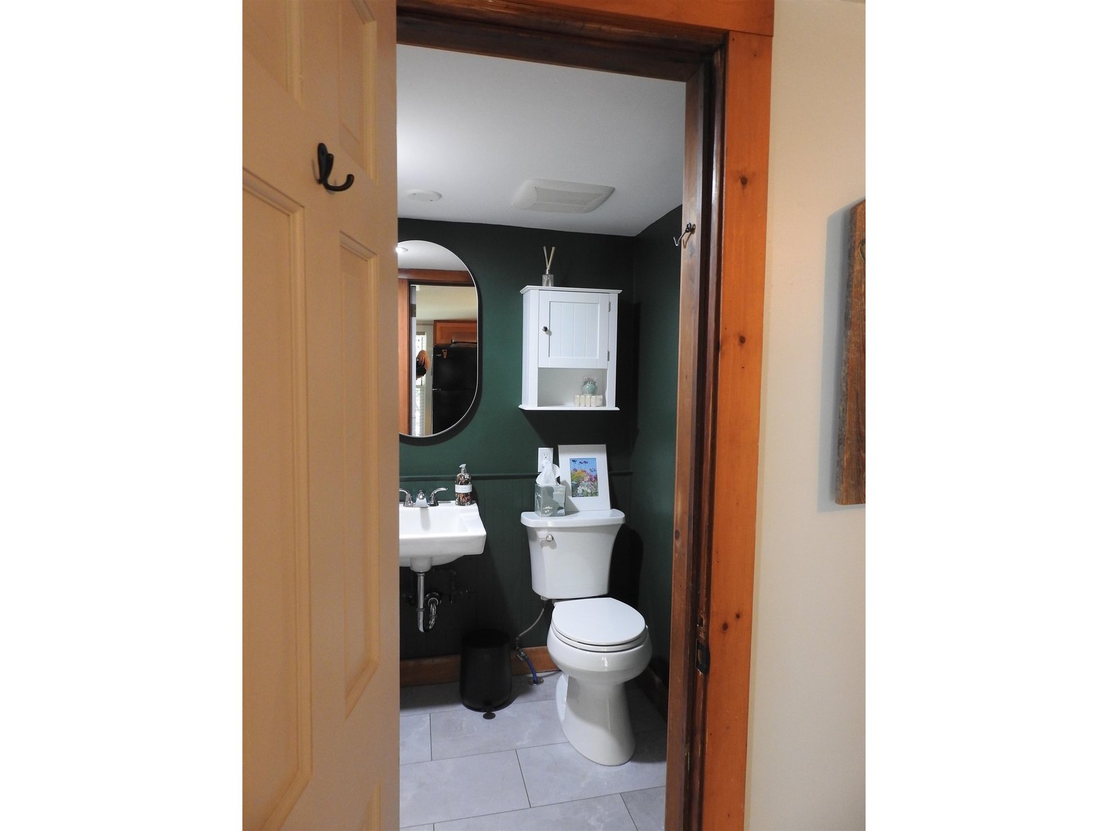 Full bathroom off of kitchen