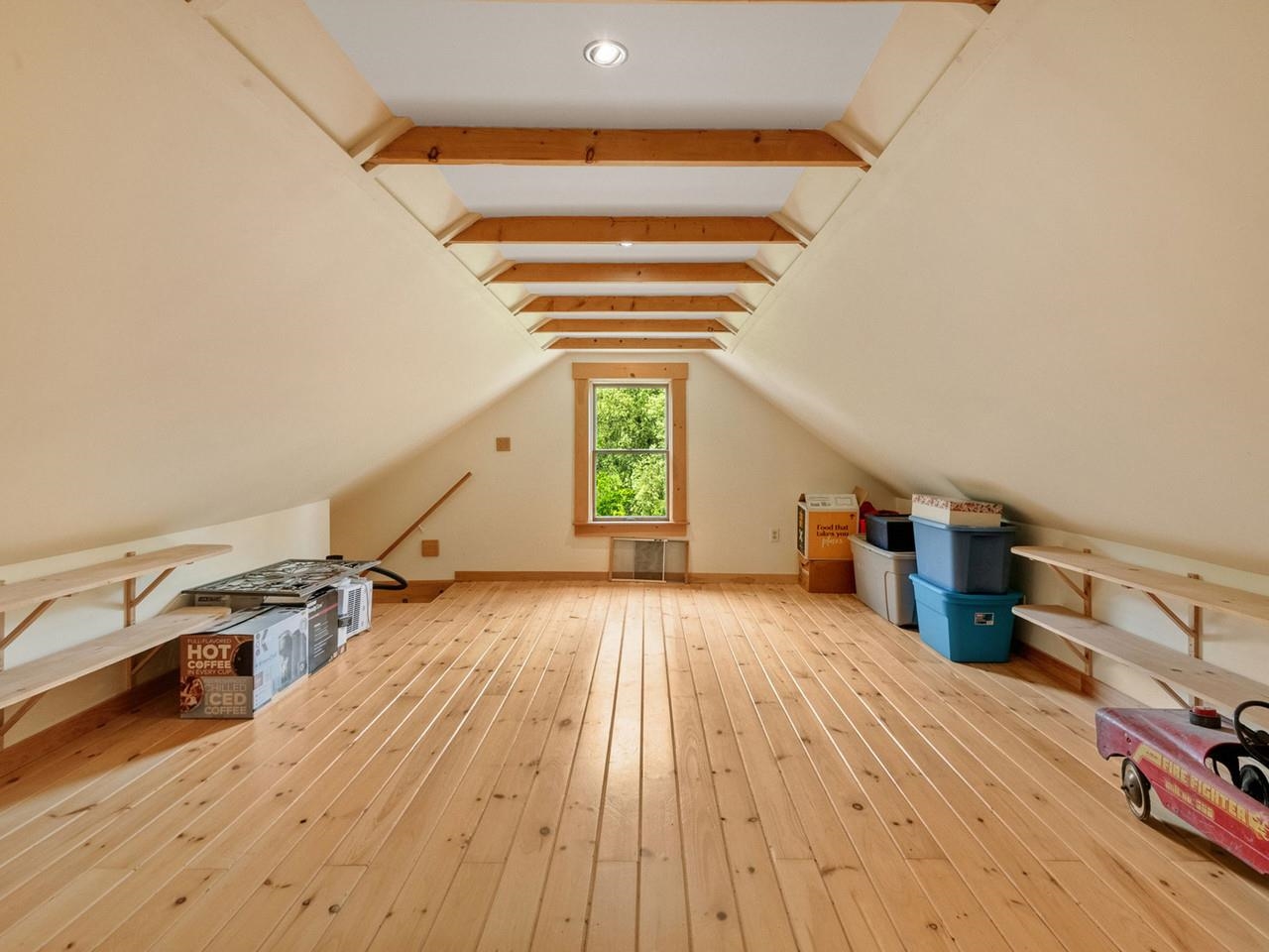 Second floor loft area