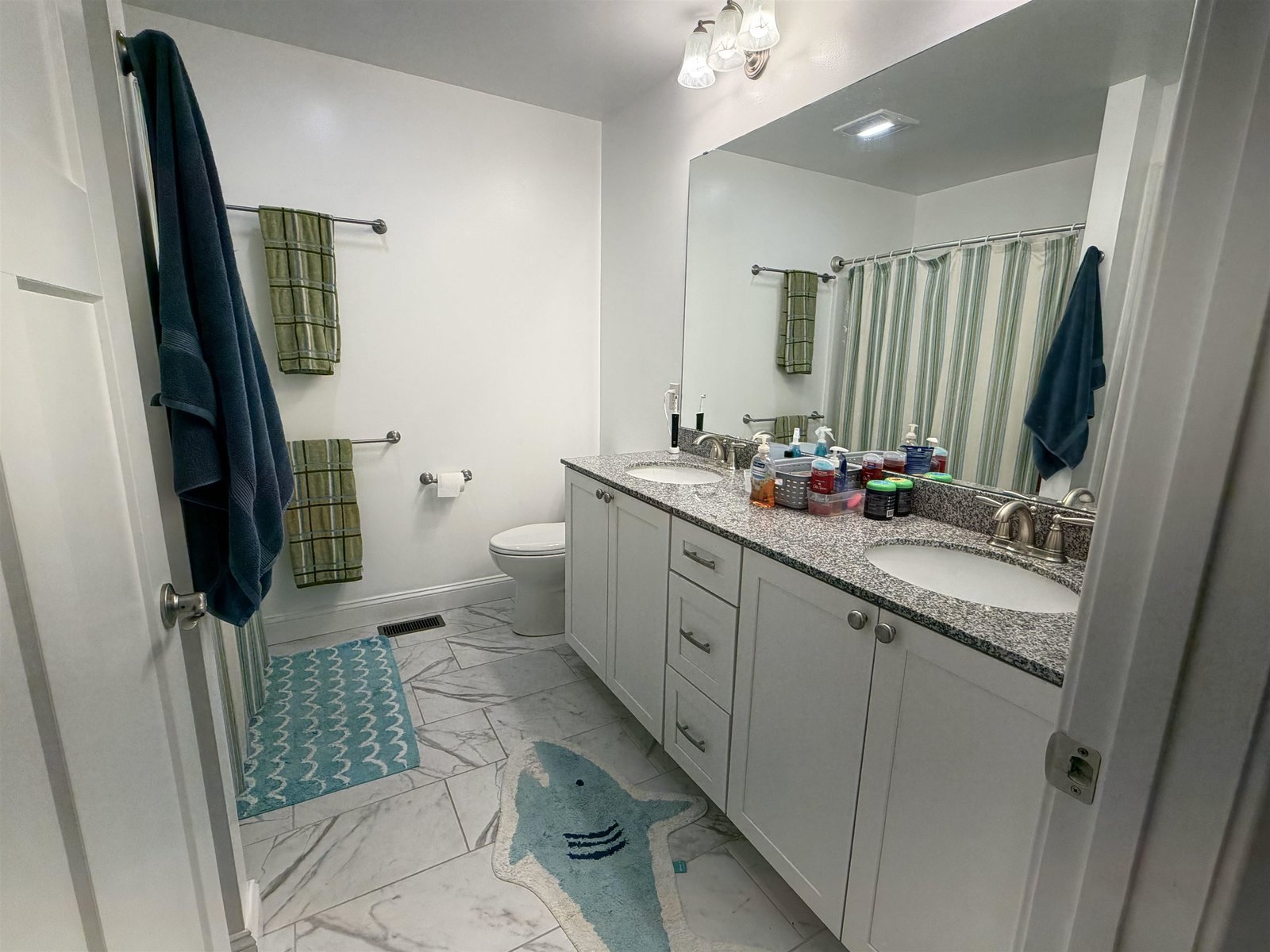 2nd floor suite bathroom