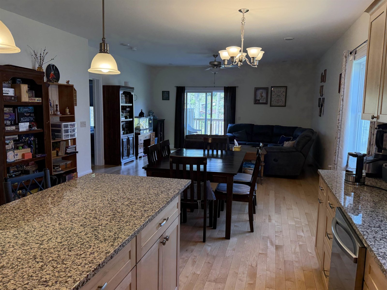 Kitchen/dining/living