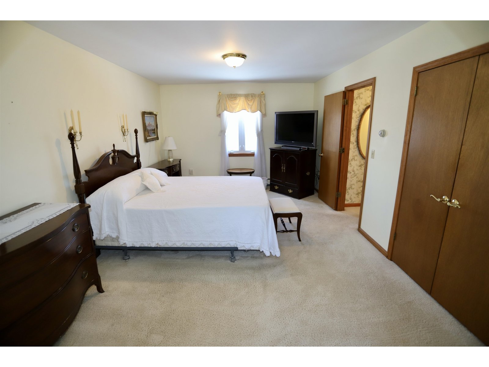 Large Primary Bedroom