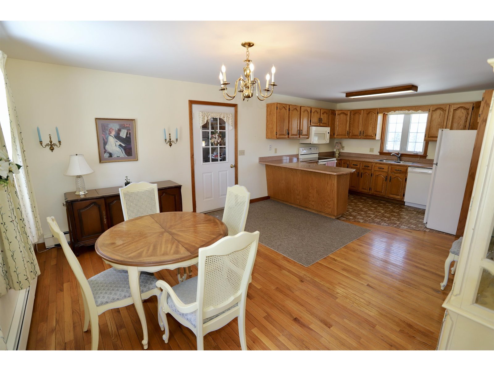 Kitchen/Dining
