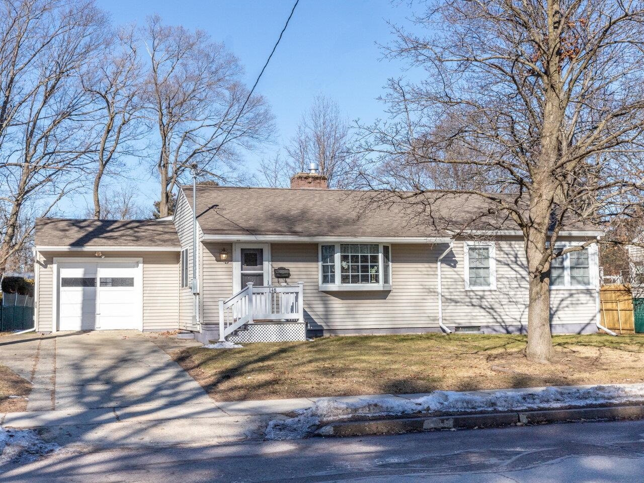 148 Shore Road