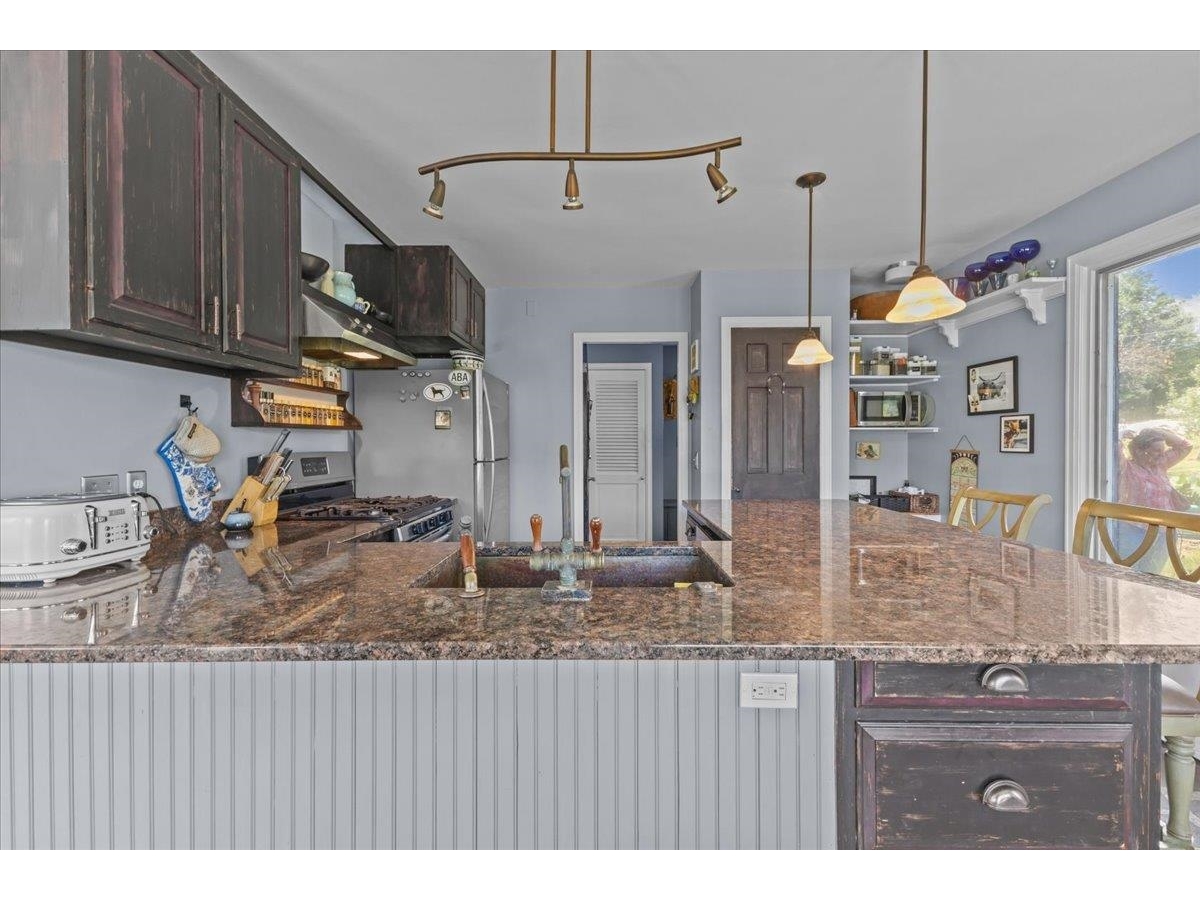 1487 River Road