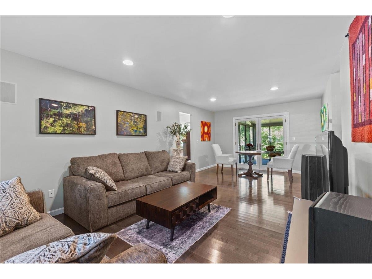 149 Oak Circle