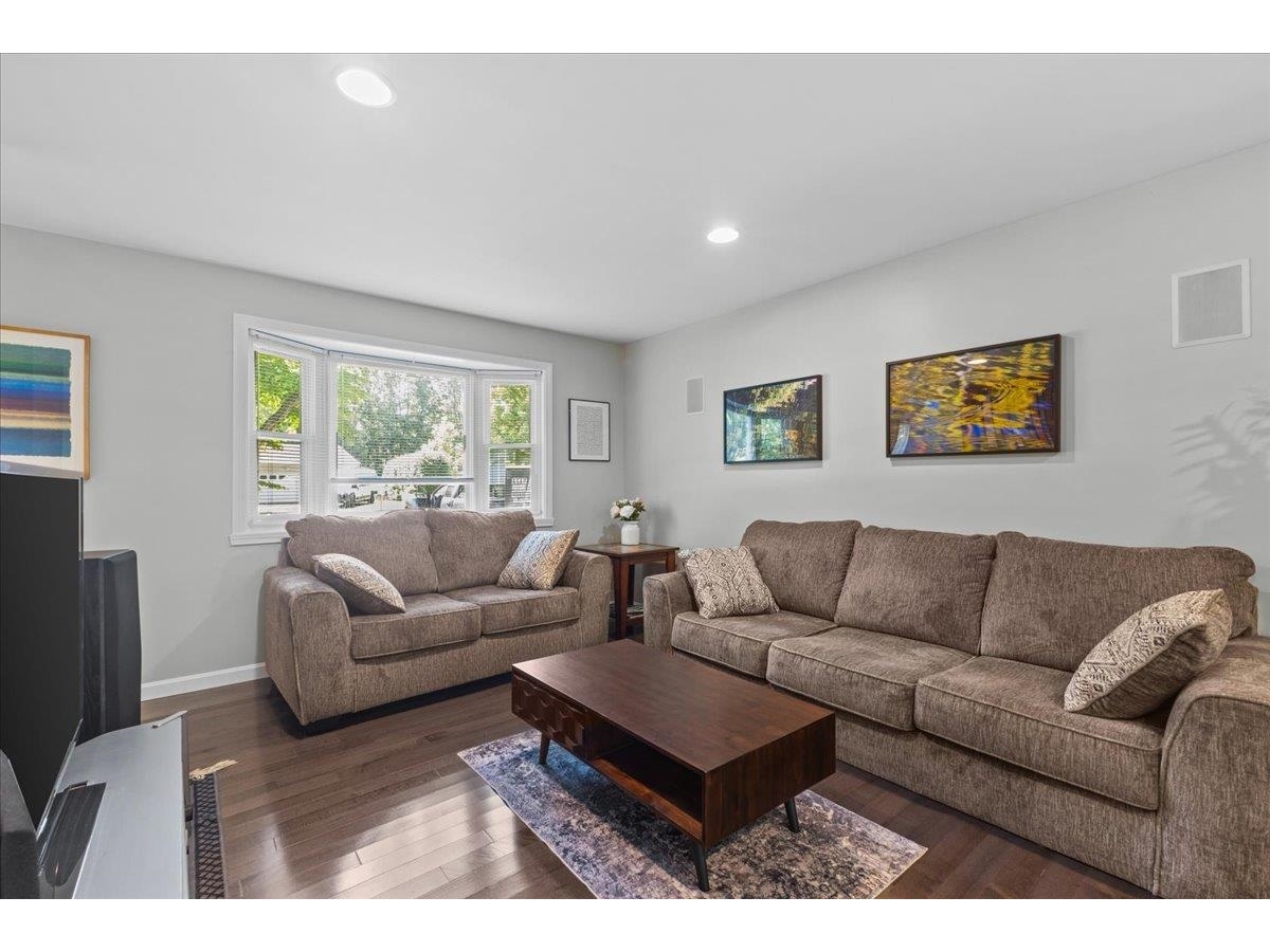 149 Oak Circle