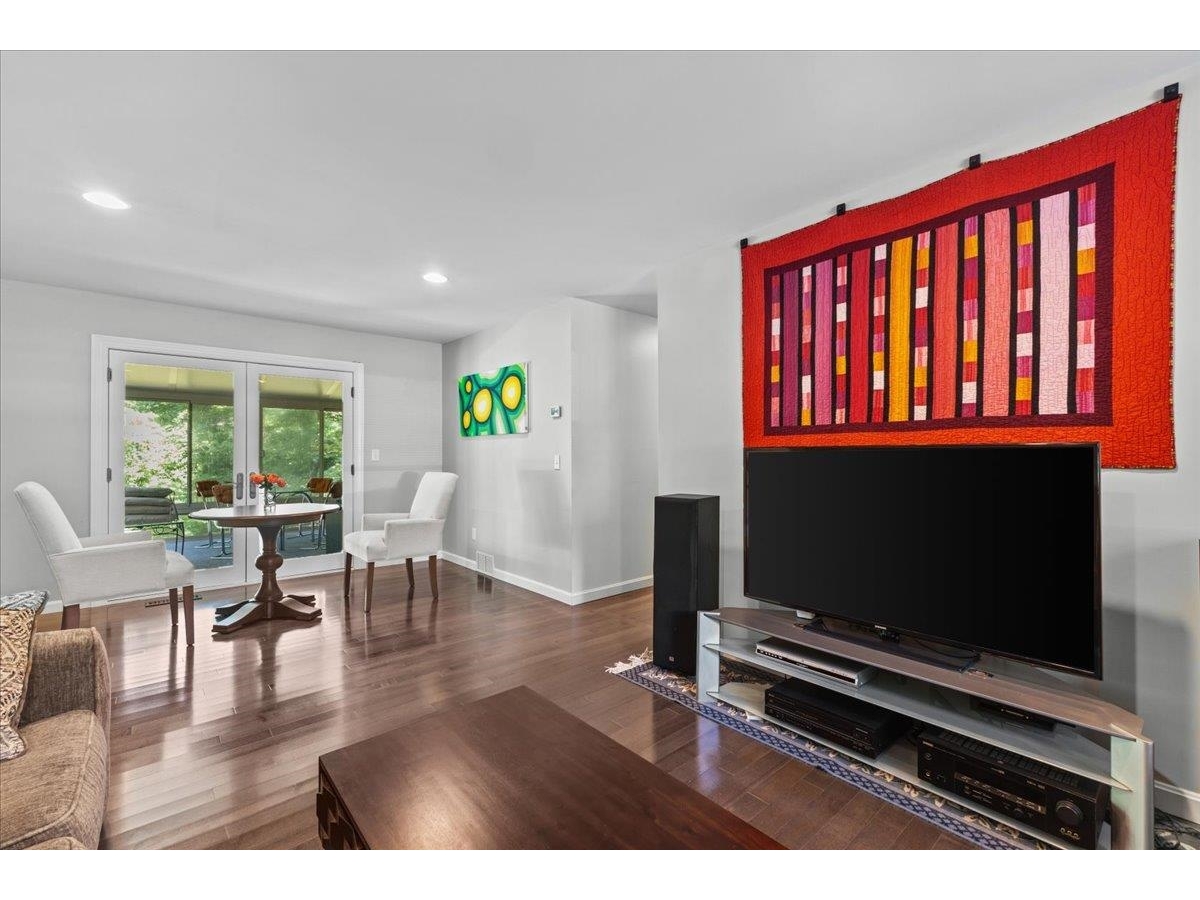 149 Oak Circle