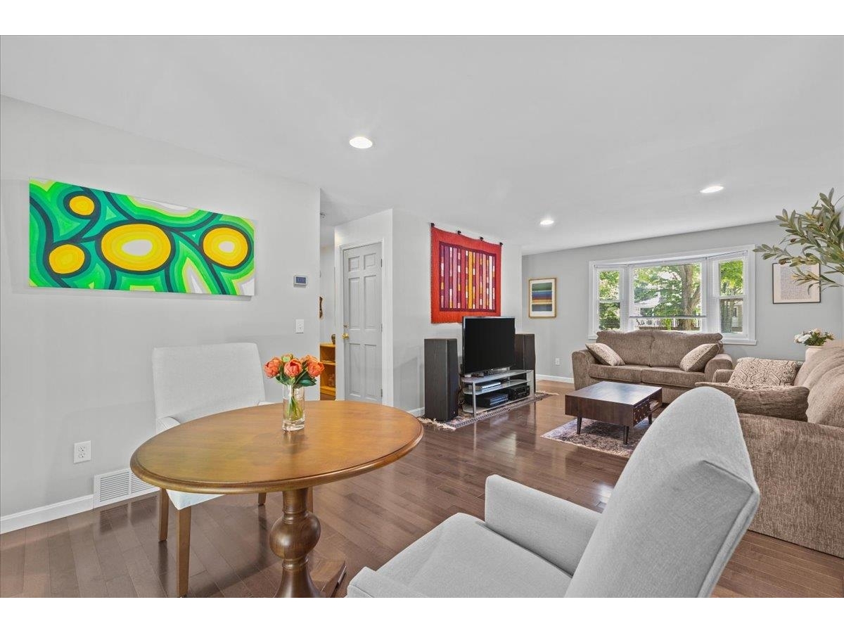 149 Oak Circle