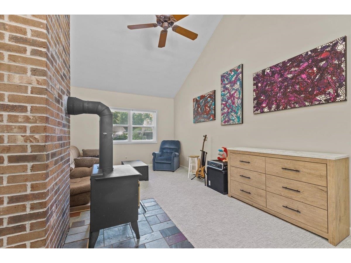 149 Oak Circle