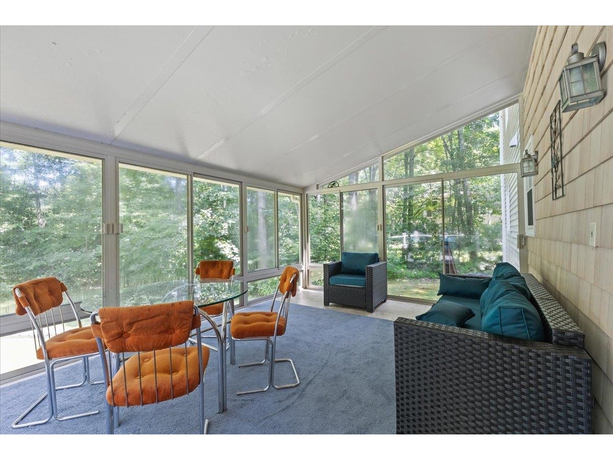 149 Oak Circle