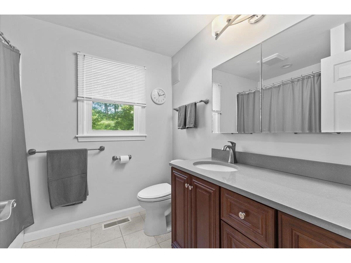 149 Oak Circle