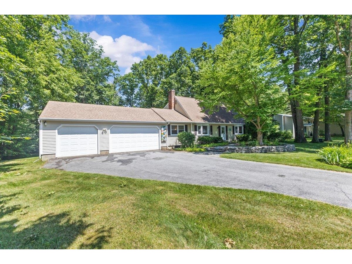 149 Oak Circle