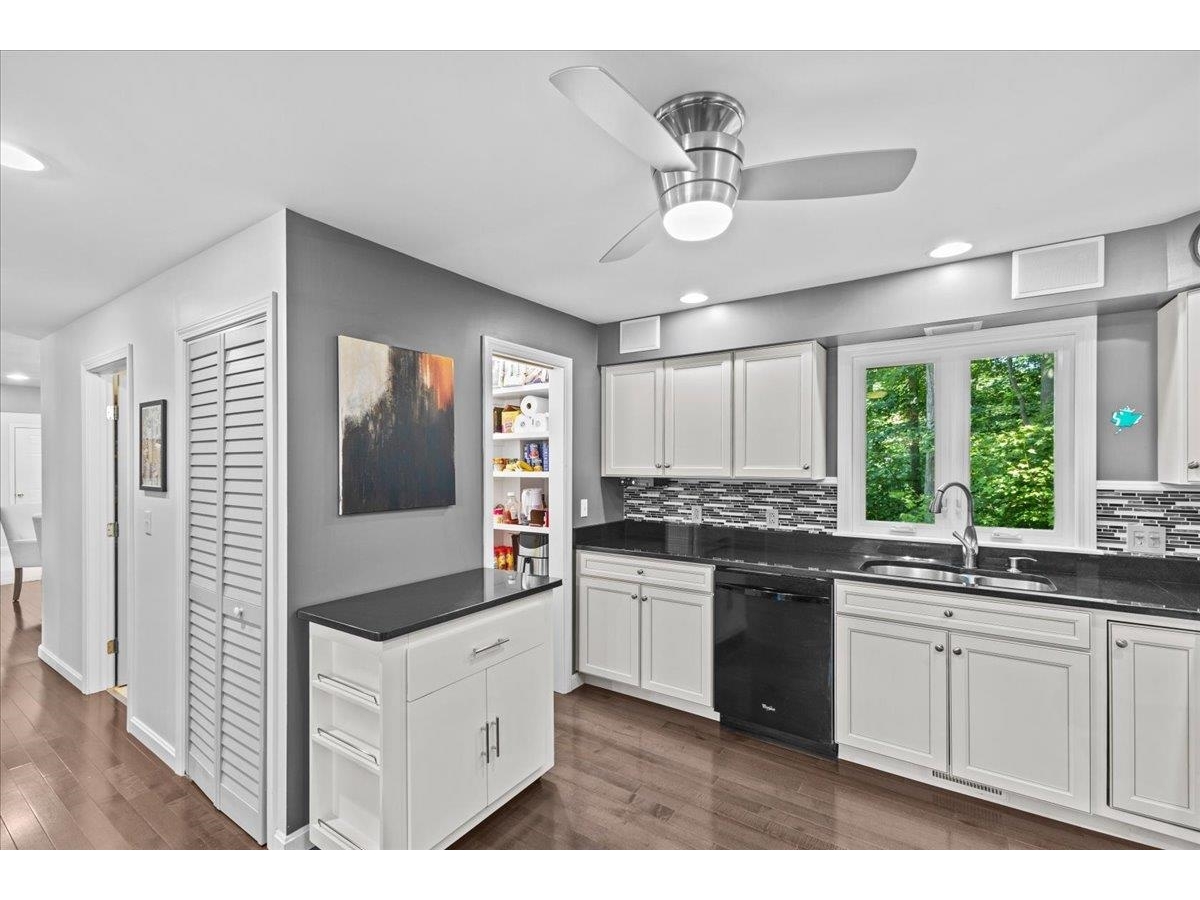 149 Oak Circle