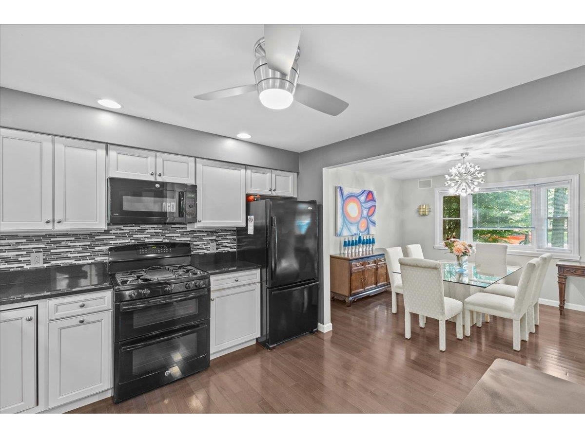 149 Oak Circle