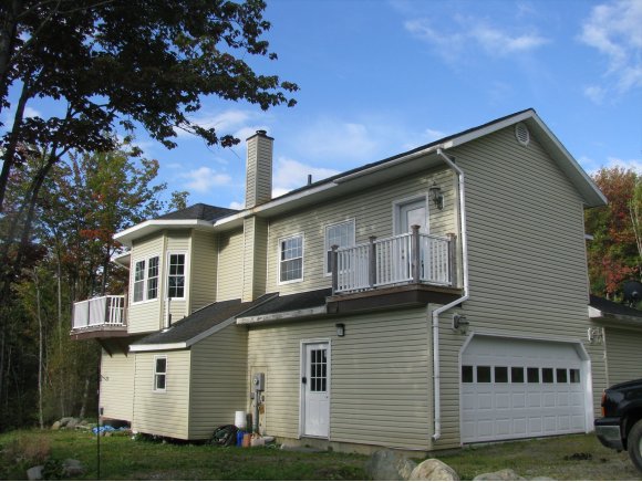 1496 East Hill