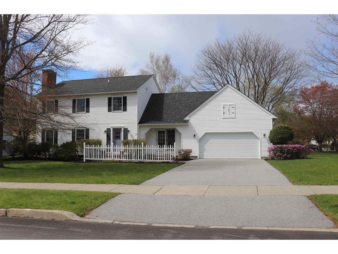 15 Baycrest Drive