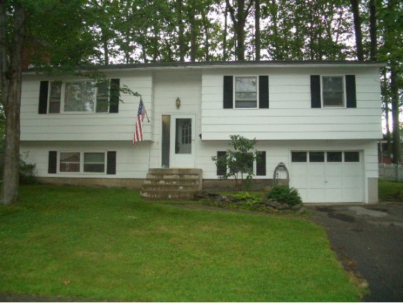 15 Briar Ln