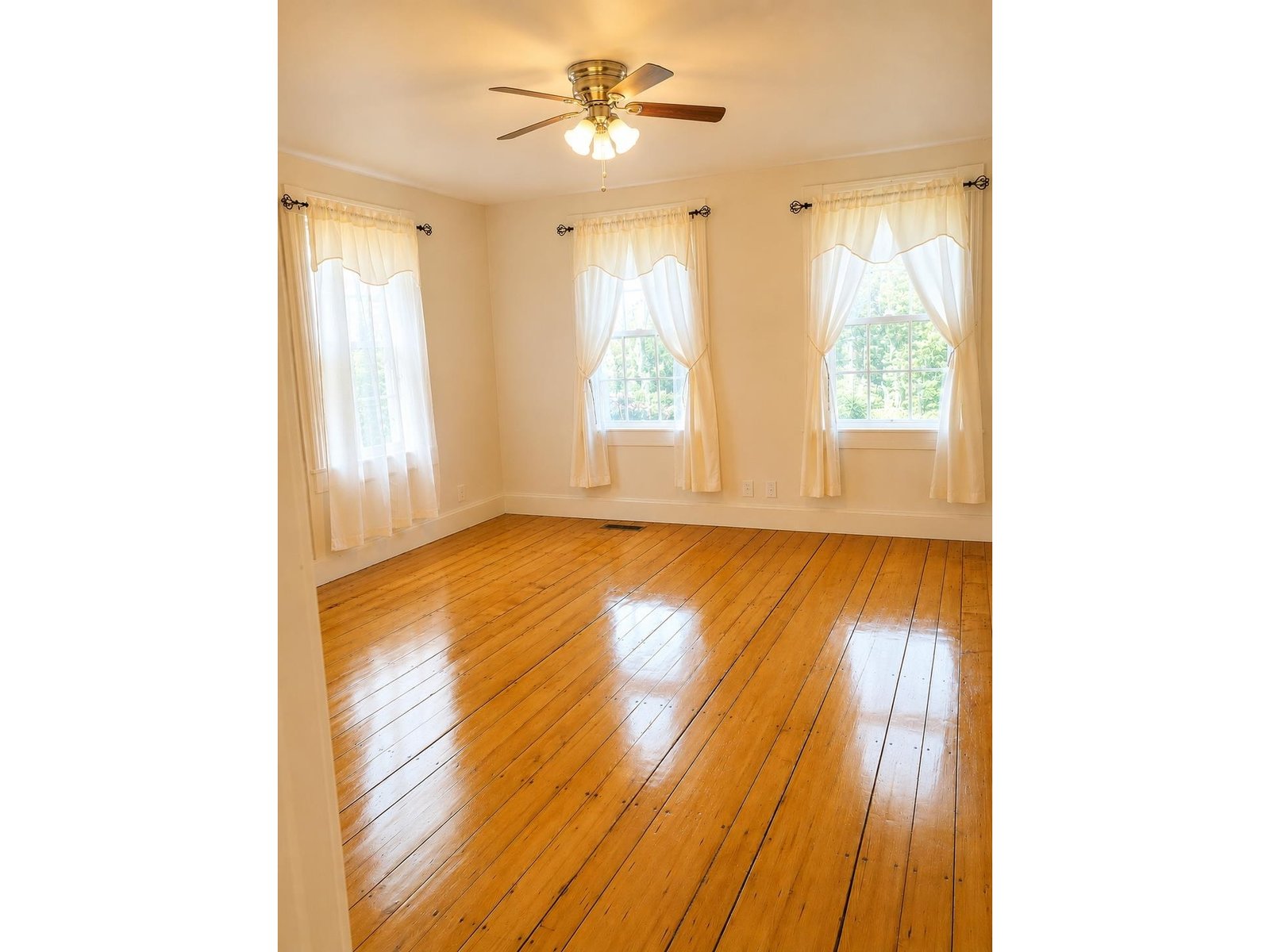 15 Daniels Road W
