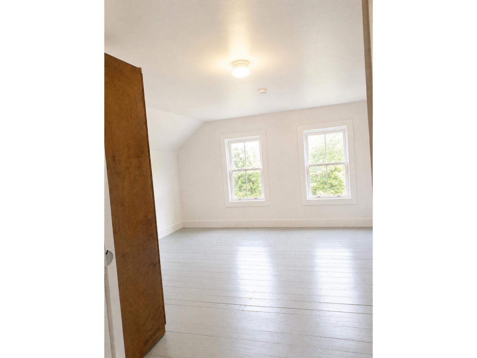 15 Daniels Road W
